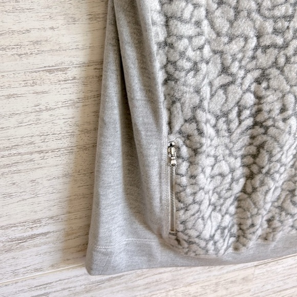 Lou & Grey Leopard Print Sweater | SIZE XS - Picture 5 of 7